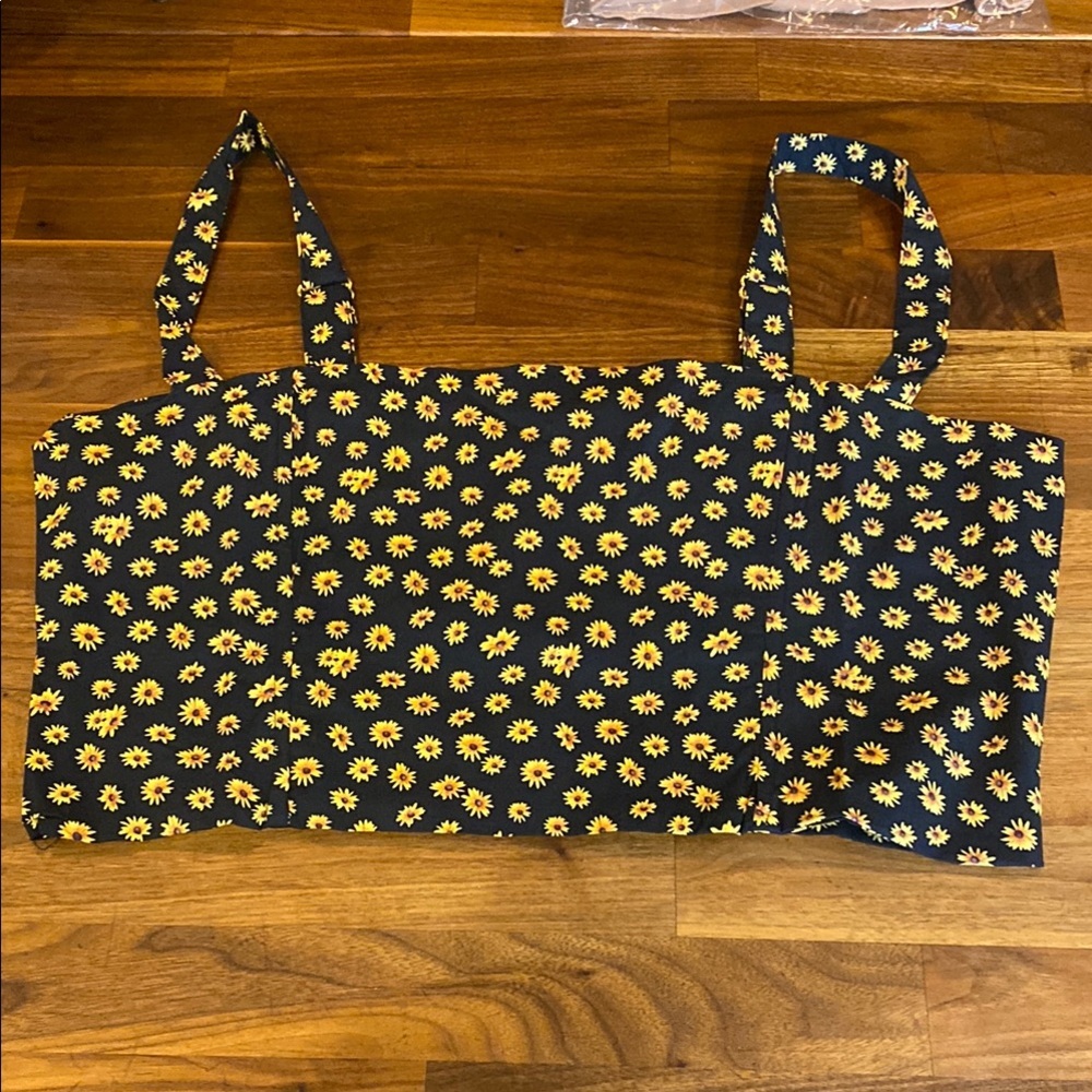 WeWoreWhat Floral Crop Top with Yellow Sunflowers NWT XL